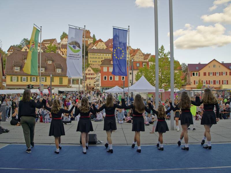 Tänzer auf dem Internationalen Straßenfest