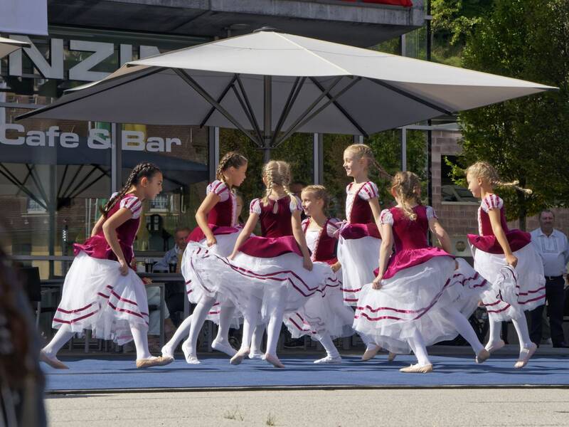 Tänzer auf dem Internationalen Straßenfest